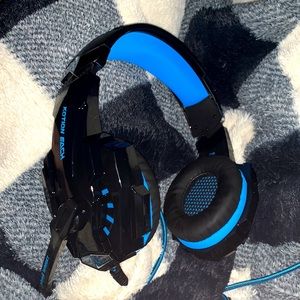 Headset for gaming brand new and work good
